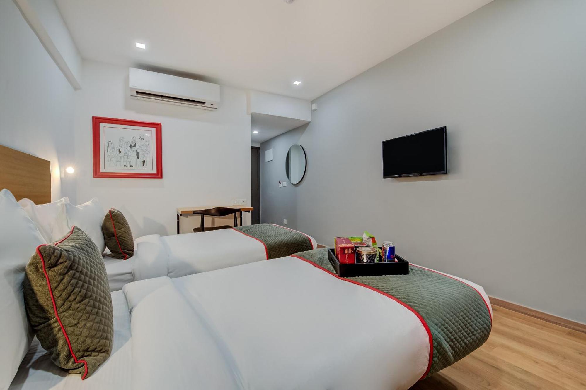 Super Townhouse Mg Road Pune Exterior photo